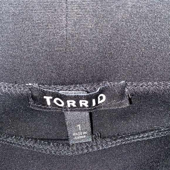 torrid Black Ponté + Faux Leather Pencil Skirt - Picture 5 of 7